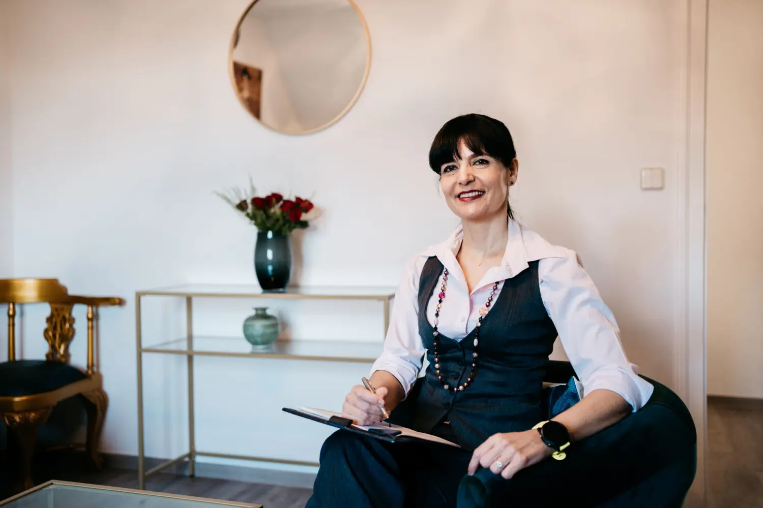  Zohreh Majd